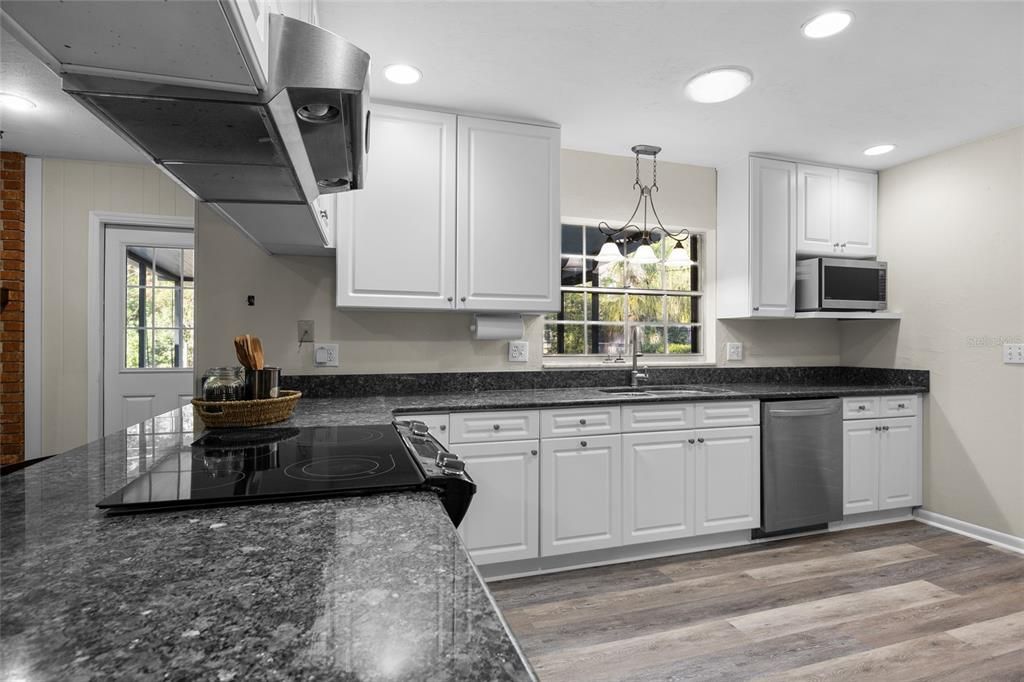 待售: $475,000 (4 贝兹, 2 浴室, 2362 平方英尺)