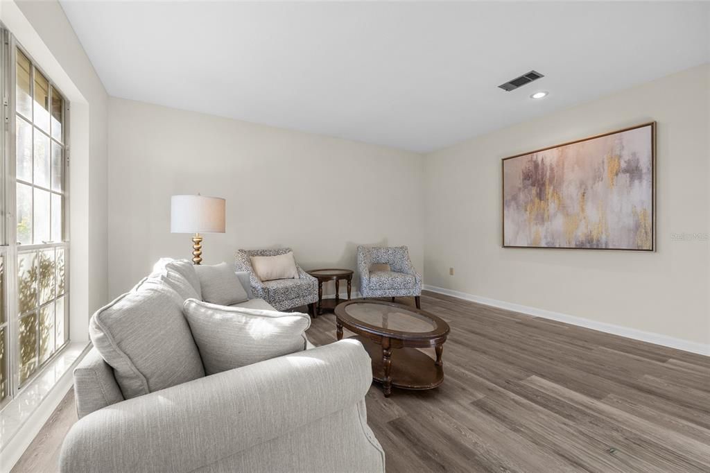 待售: $475,000 (4 贝兹, 2 浴室, 2362 平方英尺)