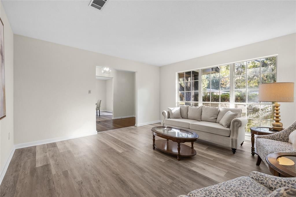 待售: $475,000 (4 贝兹, 2 浴室, 2362 平方英尺)