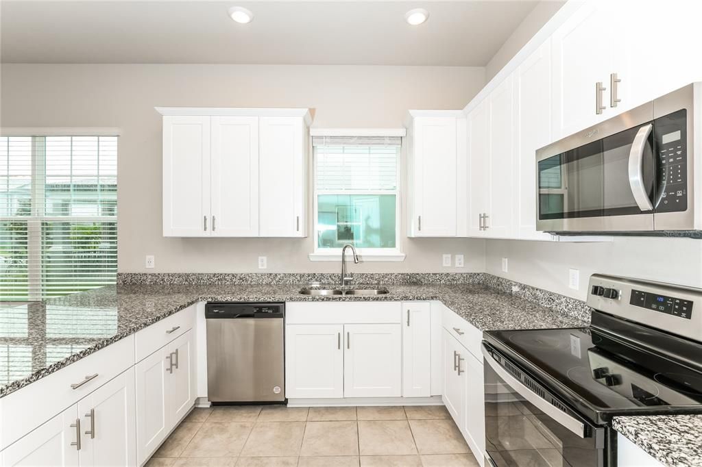 For Rent: $2,415 (3 beds, 2 baths, 1758 Square Feet)