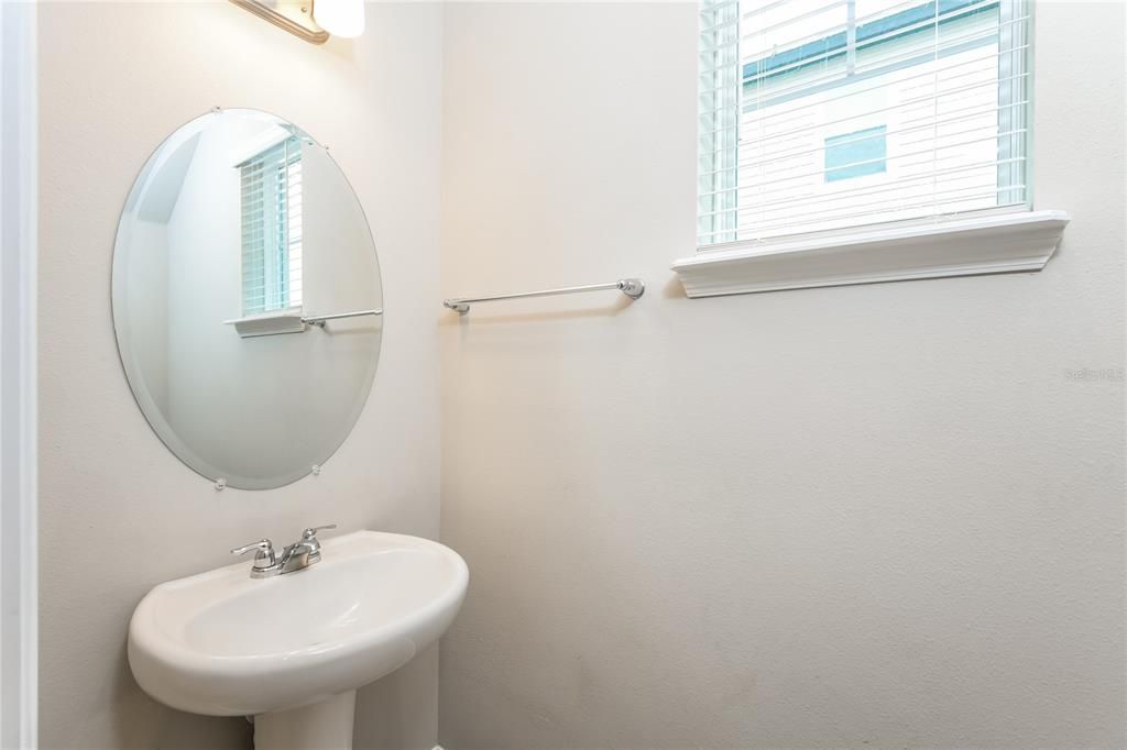 For Rent: $2,415 (3 beds, 2 baths, 1758 Square Feet)