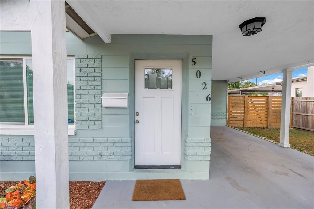 For Rent: $2,400 (2 beds, 1 baths, 882 Square Feet)