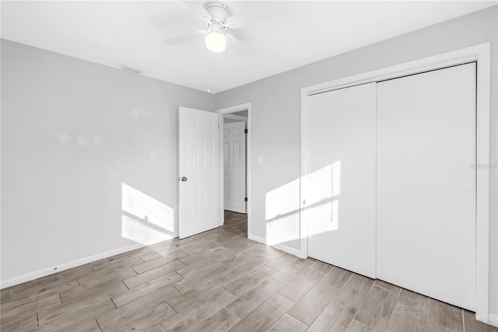 For Rent: $2,400 (2 beds, 1 baths, 882 Square Feet)