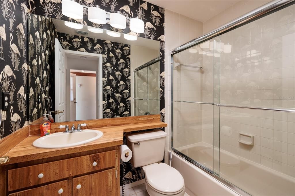 For Sale: $425,000 (2 beds, 2 baths, 920 Square Feet)