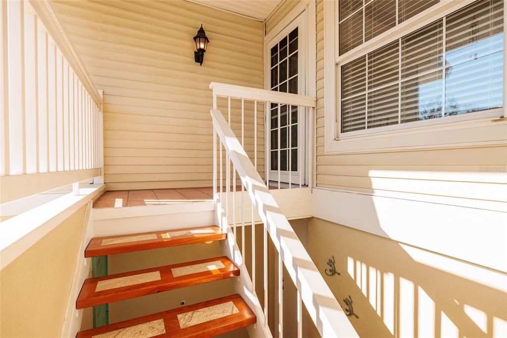 For Sale: $425,000 (2 beds, 2 baths, 920 Square Feet)