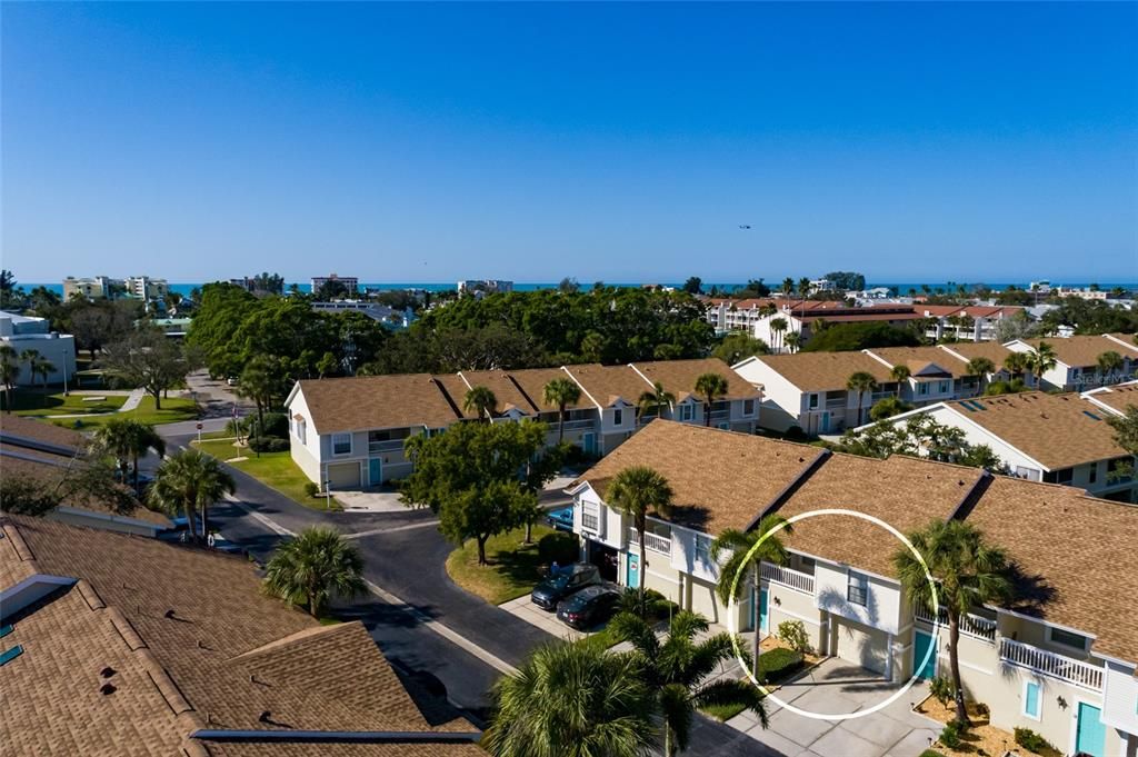 For Sale: $425,000 (2 beds, 2 baths, 920 Square Feet)