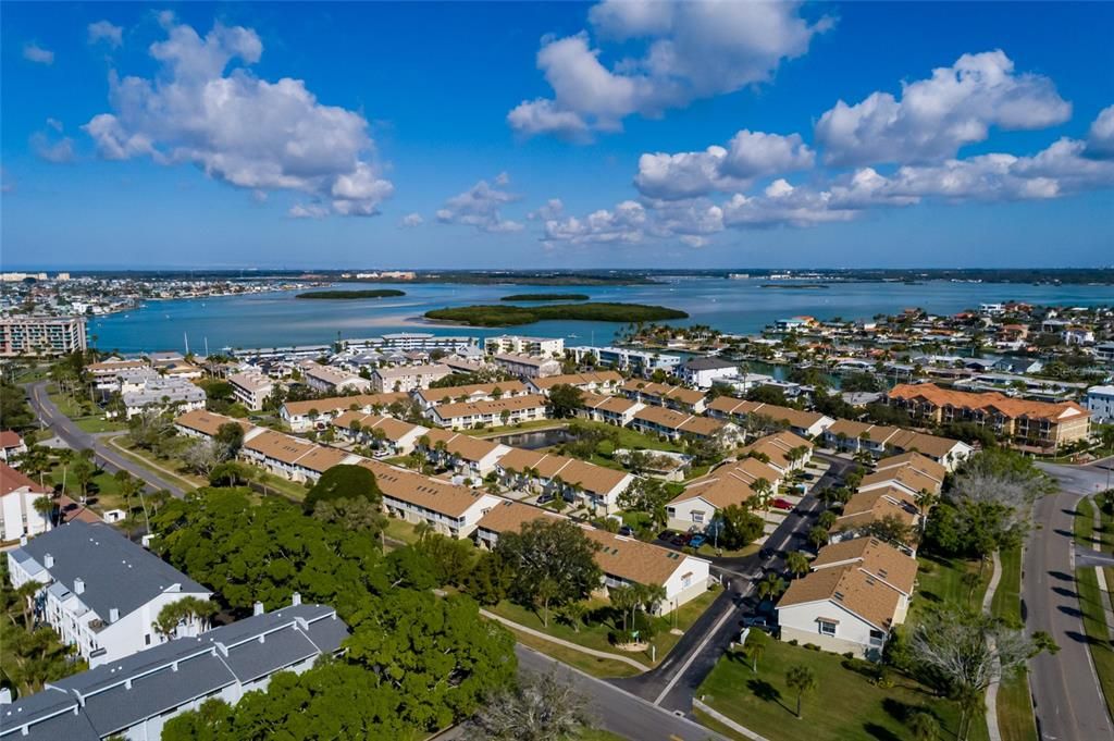 For Sale: $425,000 (2 beds, 2 baths, 920 Square Feet)