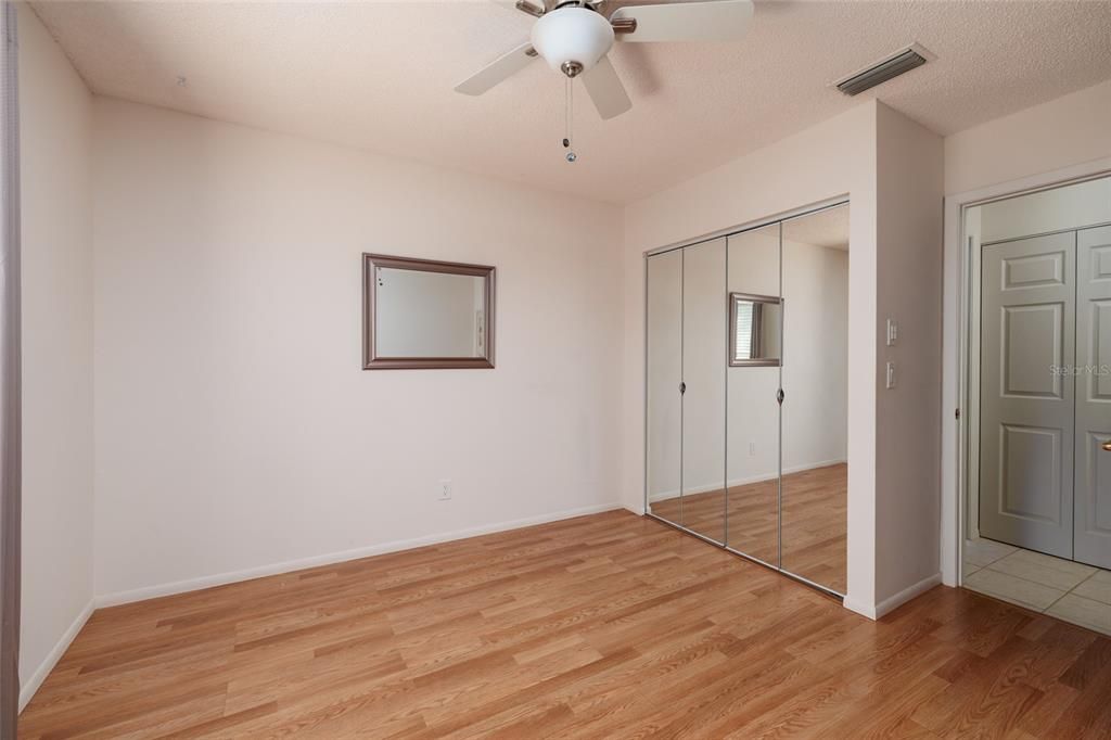 For Sale: $425,000 (2 beds, 2 baths, 920 Square Feet)