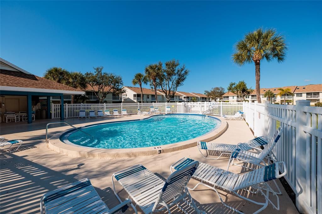 For Sale: $425,000 (2 beds, 2 baths, 920 Square Feet)