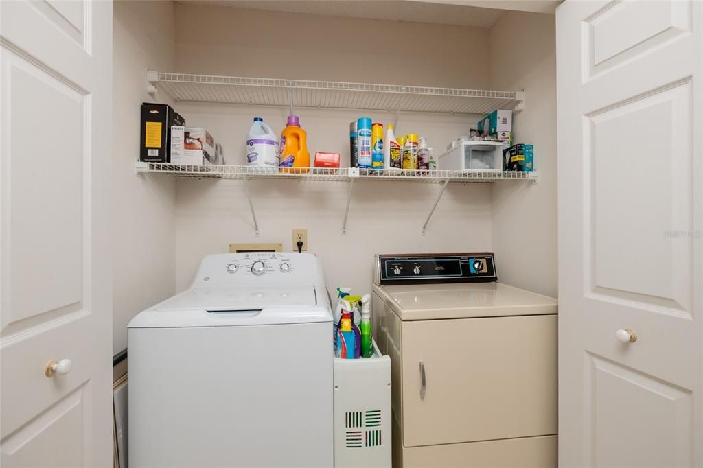 For Sale: $425,000 (2 beds, 2 baths, 920 Square Feet)