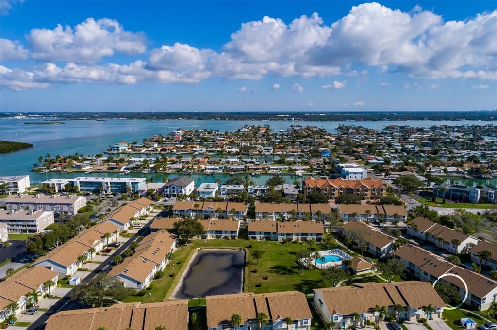 For Sale: $425,000 (2 beds, 2 baths, 920 Square Feet)