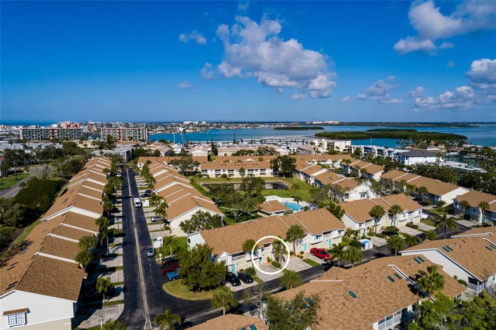 For Sale: $425,000 (2 beds, 2 baths, 920 Square Feet)