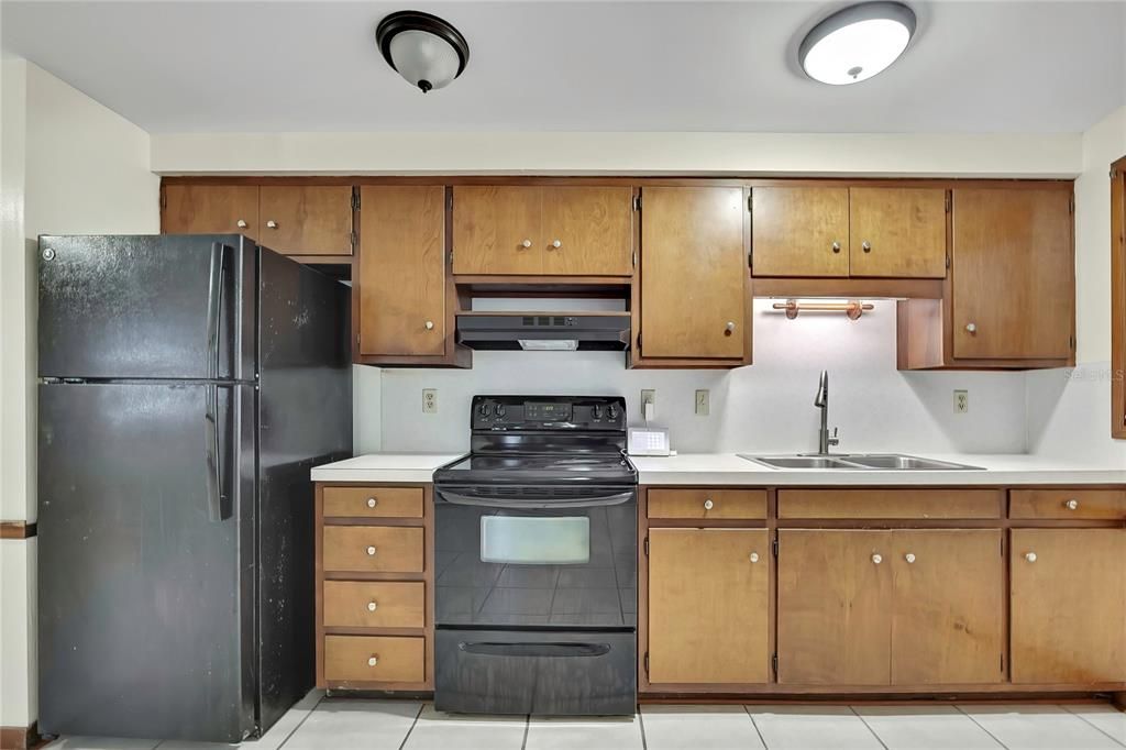 For Sale: $189,900 (2 beds, 1 baths, 930 Square Feet)