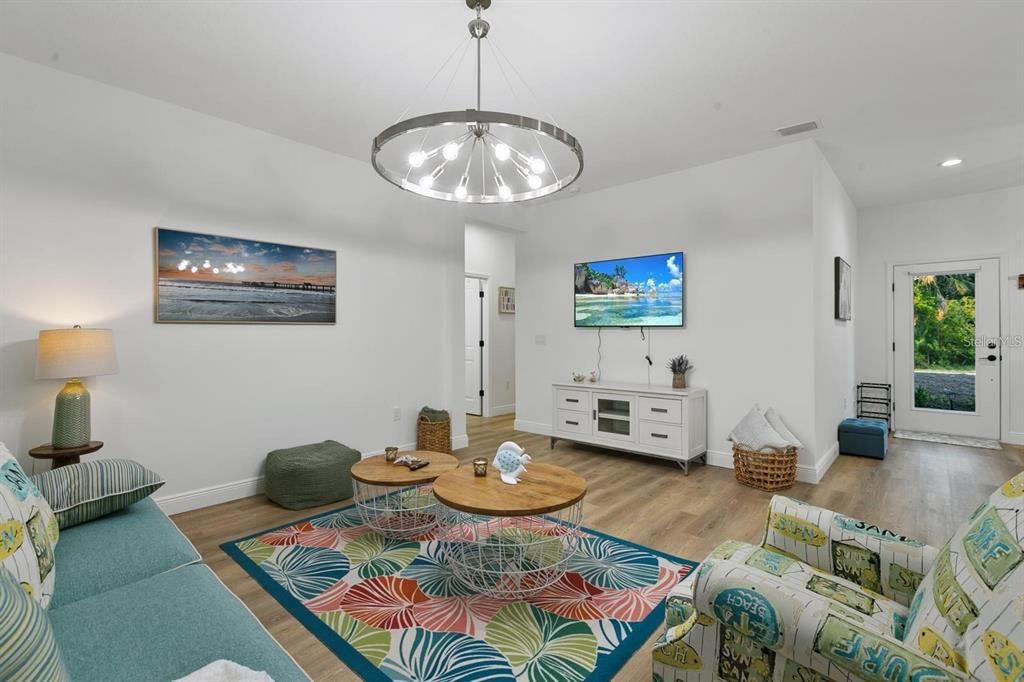 В аренду: $2,500 (4 спален, 2 ванн, 1636 Квадратных фут)