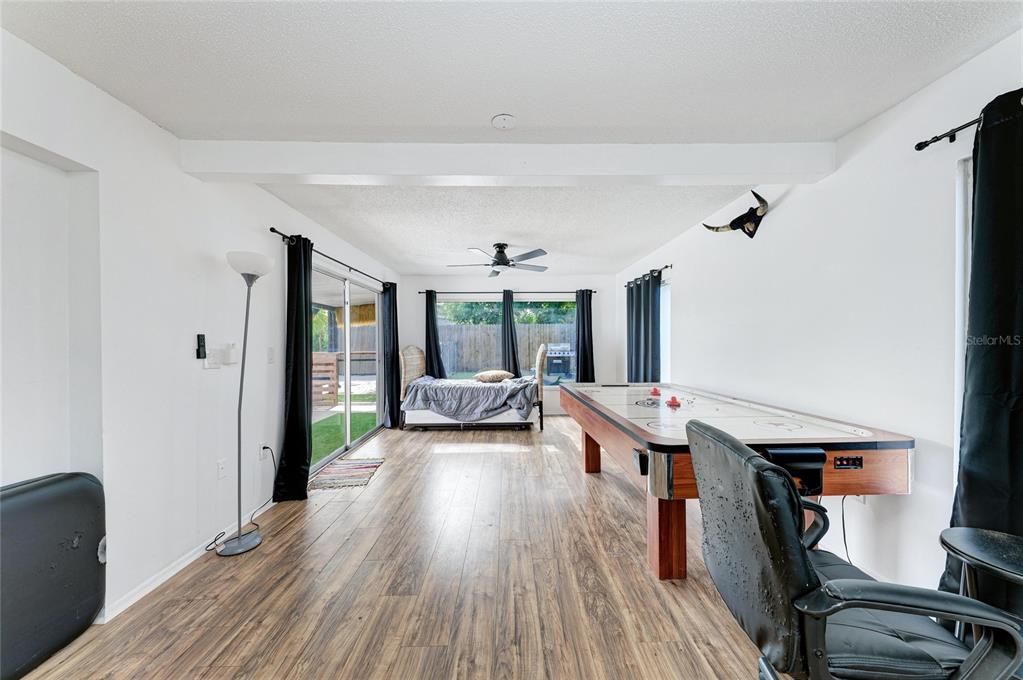 На продажу: $375,000 (3 спален, 2 ванн, 1638 Квадратных фут)