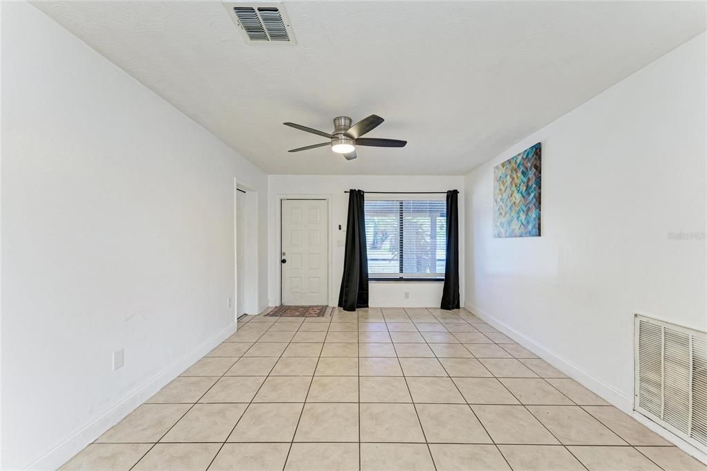 На продажу: $375,000 (3 спален, 2 ванн, 1638 Квадратных фут)