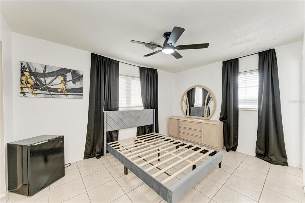 На продажу: $375,000 (3 спален, 2 ванн, 1638 Квадратных фут)