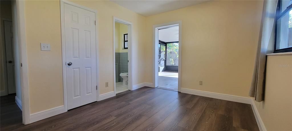 На продажу: $379,999 (4 спален, 2 ванн, 1541 Квадратных фут)