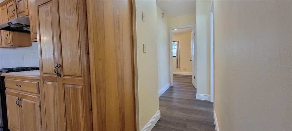 На продажу: $379,999 (4 спален, 2 ванн, 1541 Квадратных фут)