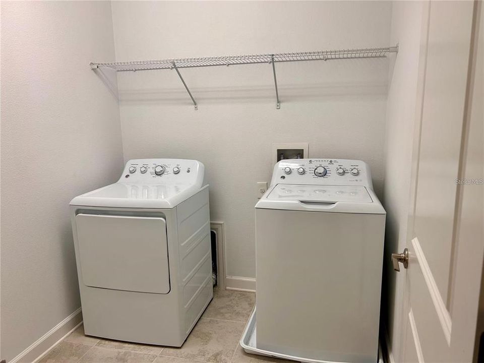 出租: $3,100 (5 贝兹, 3 浴室, 2461 平方英尺)