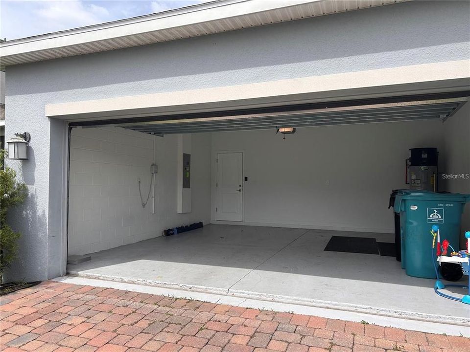 出租: $3,100 (5 贝兹, 3 浴室, 2461 平方英尺)