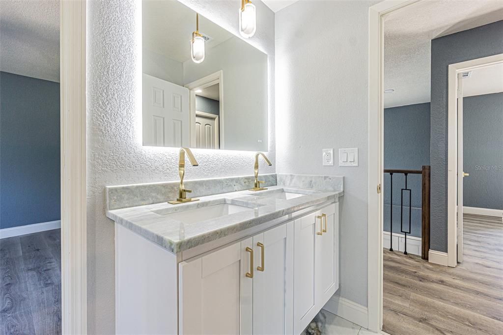 На продажу: $649,900 (4 спален, 3 ванн, 2672 Квадратных фут)