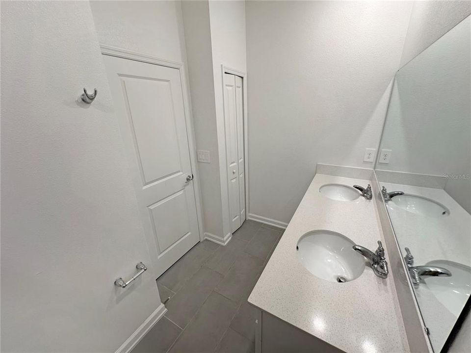 En Renta: $2,400 (4 camas, 3 baños, 2110 Pies cuadrados)