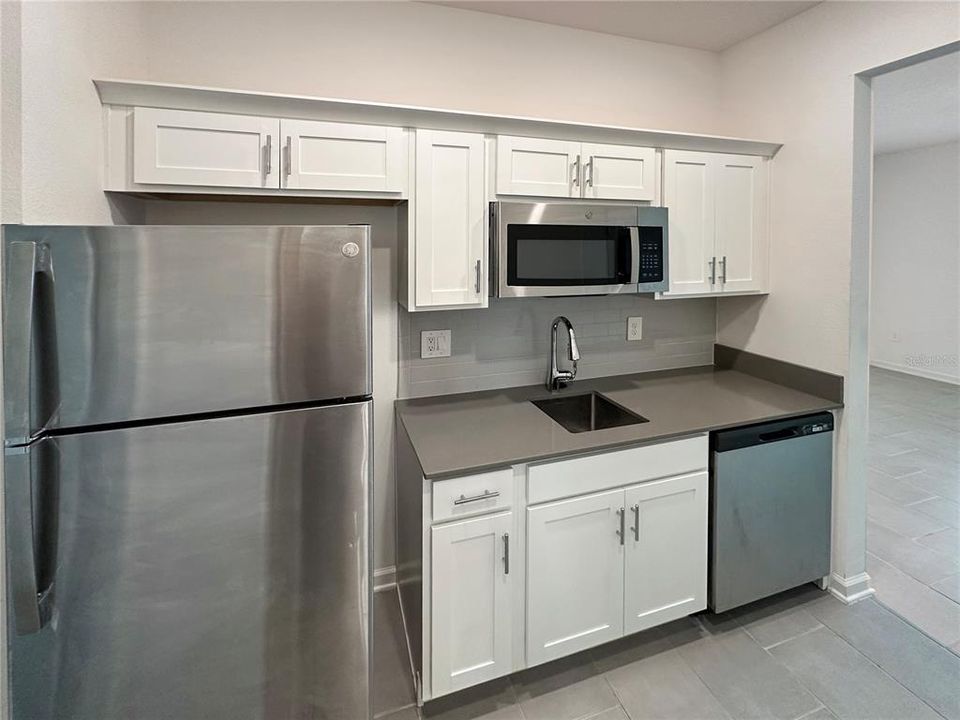 En Renta: $2,400 (4 camas, 3 baños, 2110 Pies cuadrados)