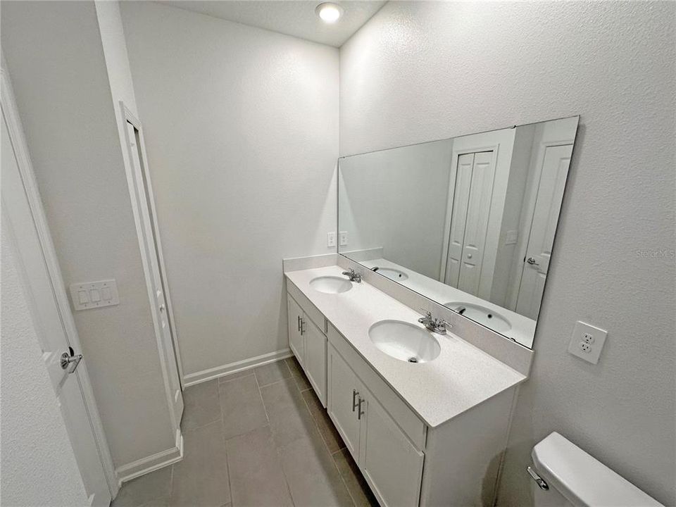 En Renta: $2,400 (4 camas, 3 baños, 2110 Pies cuadrados)