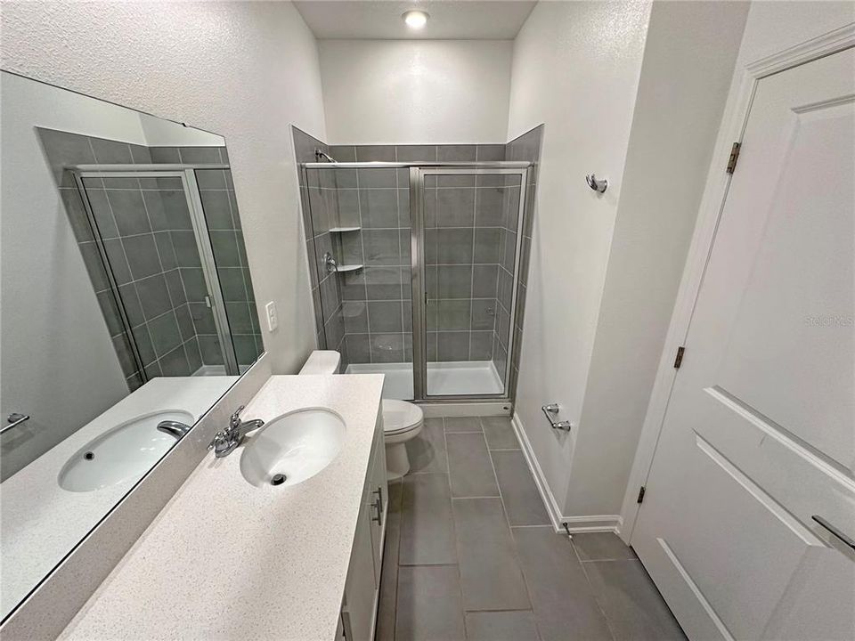 En Renta: $2,400 (4 camas, 3 baños, 2110 Pies cuadrados)