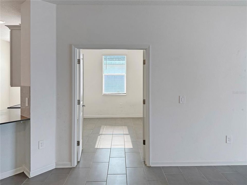 En Renta: $2,400 (4 camas, 3 baños, 2110 Pies cuadrados)