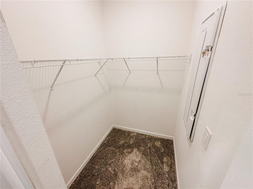 En Renta: $2,400 (4 camas, 3 baños, 2110 Pies cuadrados)