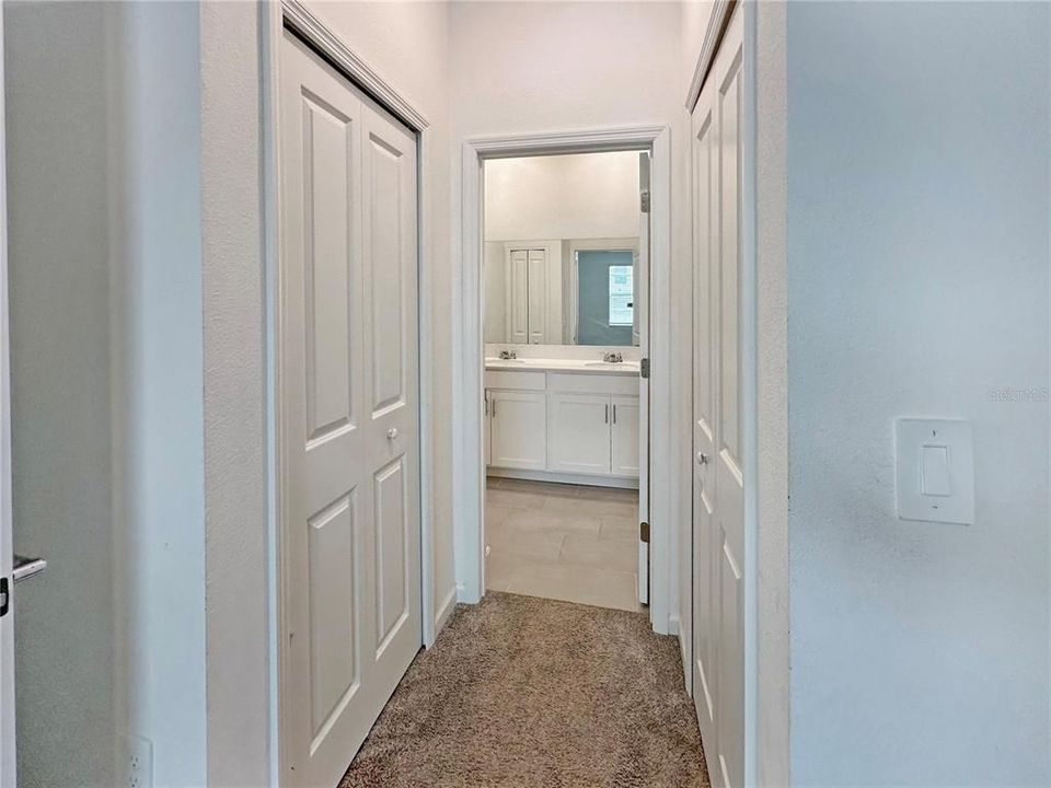 En Renta: $2,400 (4 camas, 3 baños, 2110 Pies cuadrados)