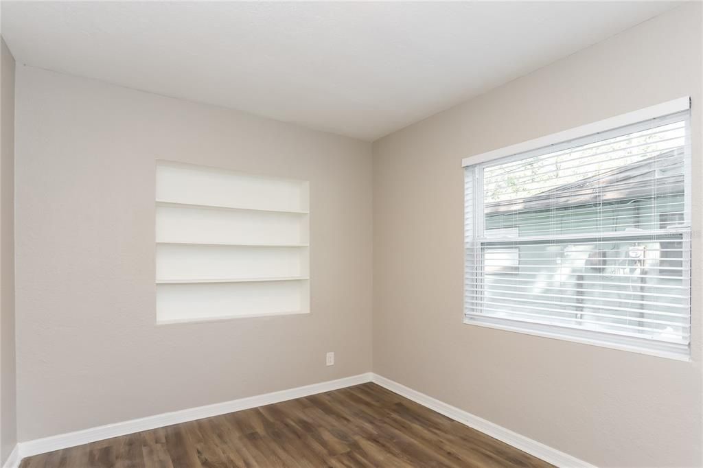 For Rent: $3,140 (4 beds, 2 baths, 2074 Square Feet)