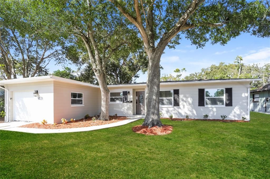 For Rent: $3,140 (4 beds, 2 baths, 2074 Square Feet)