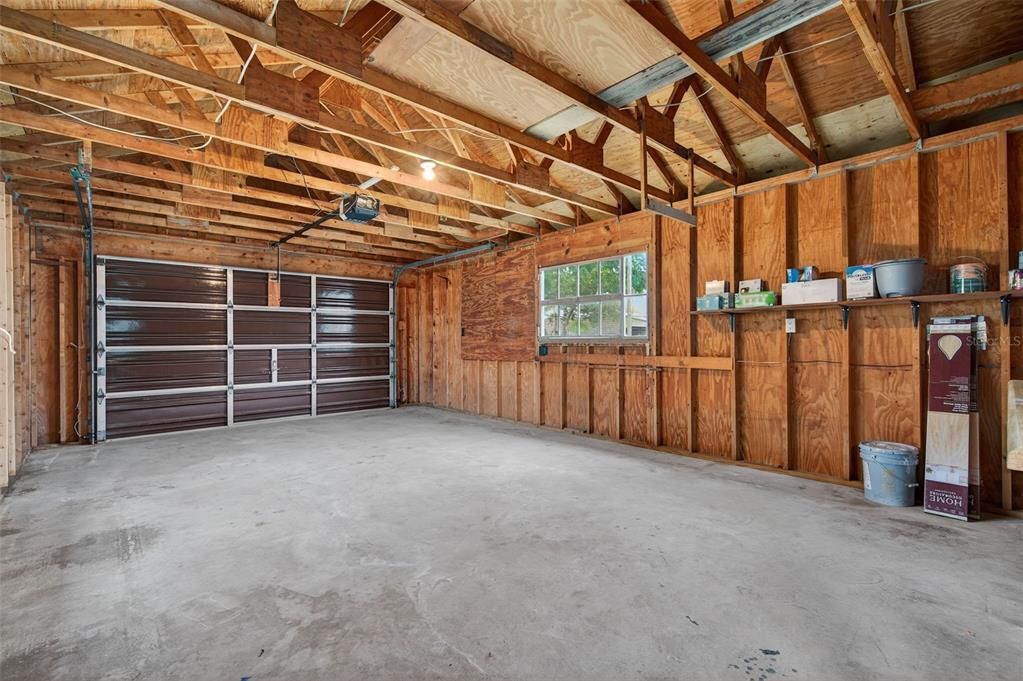 For Sale: $439,000 (2 beds, 1 baths, 924 Square Feet)