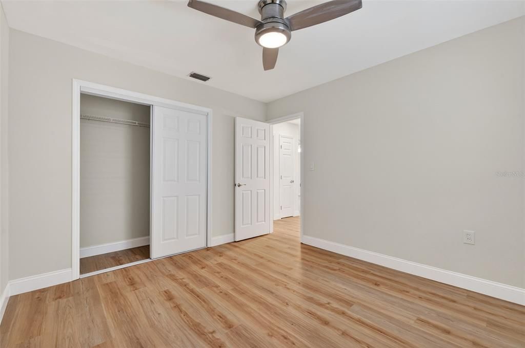 For Sale: $439,000 (2 beds, 1 baths, 924 Square Feet)