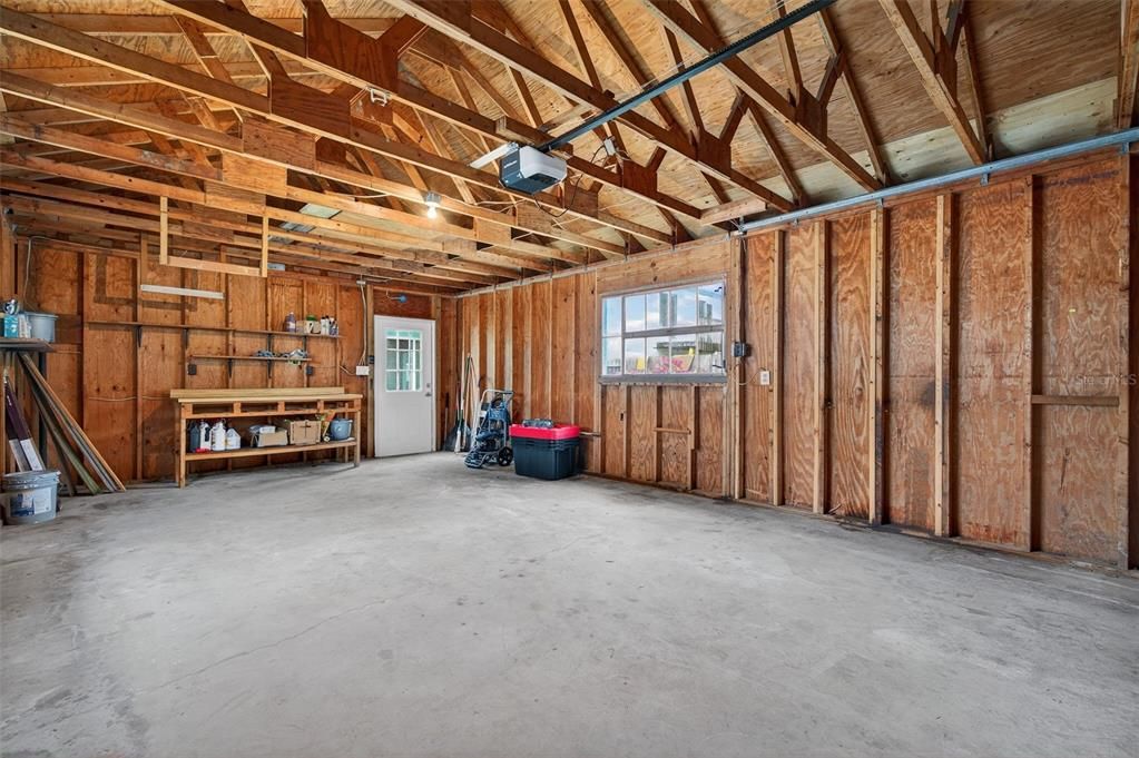 For Sale: $439,000 (2 beds, 1 baths, 924 Square Feet)