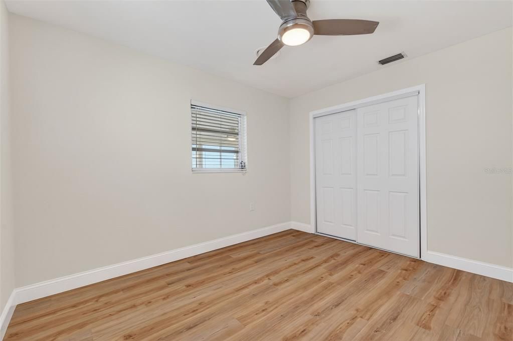 For Sale: $439,000 (2 beds, 1 baths, 924 Square Feet)