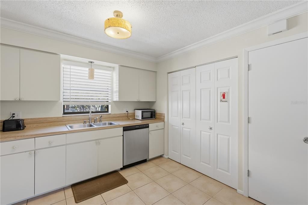 En Venta: $1,795,000 (4 camas, 0 baños, 1980 Pies cuadrados)