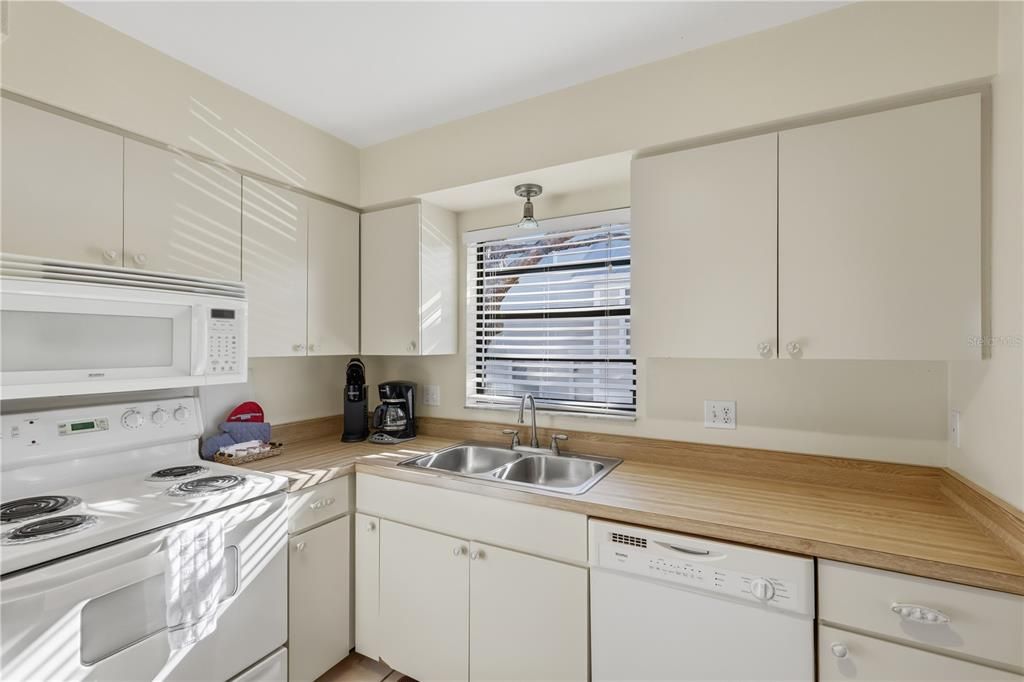 En Venta: $1,795,000 (4 camas, 0 baños, 1980 Pies cuadrados)