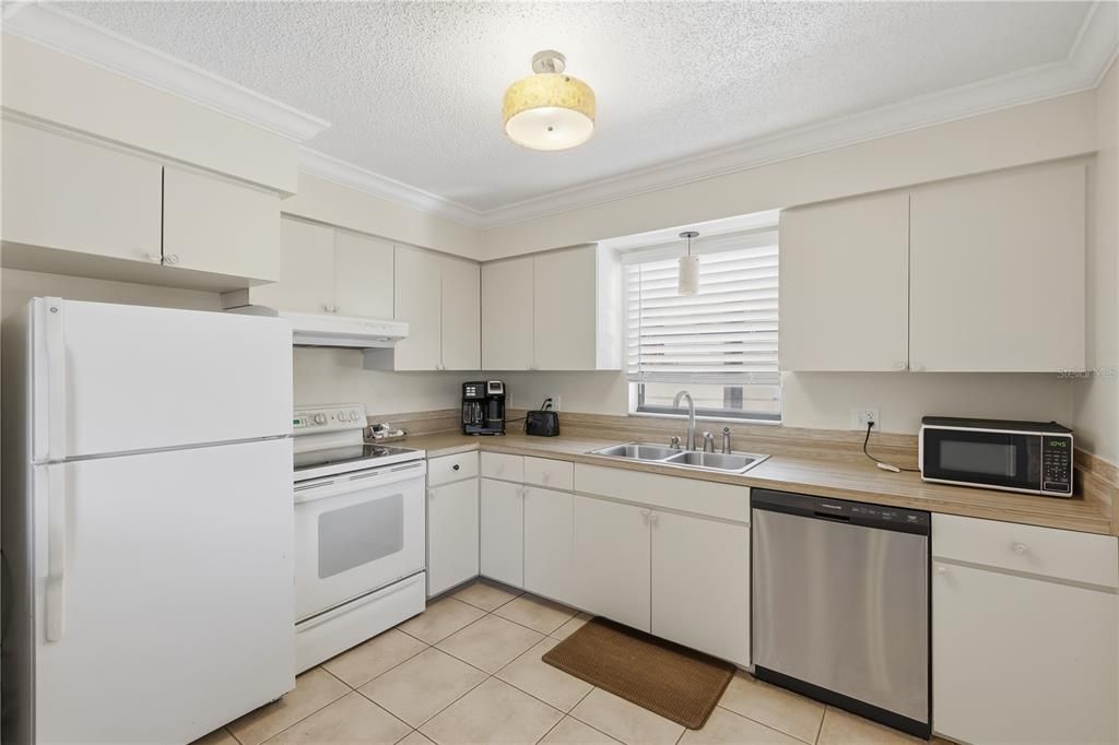 En Venta: $1,795,000 (4 camas, 0 baños, 1980 Pies cuadrados)