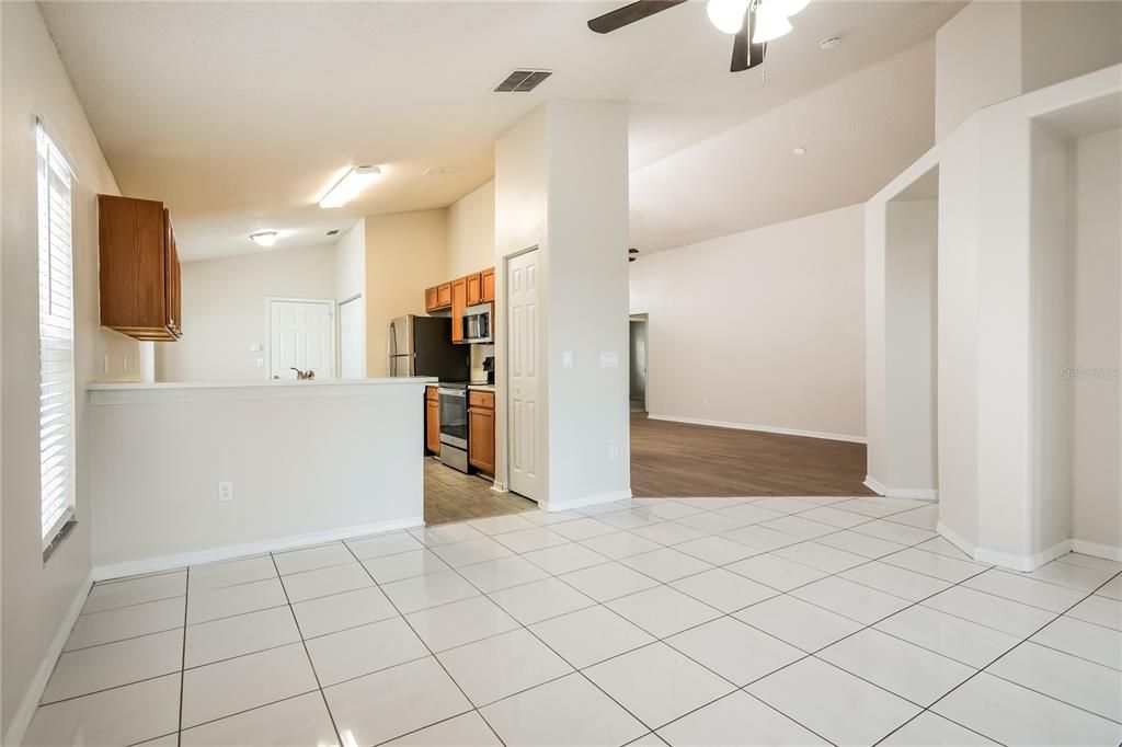 出租: $2,310 (3 贝兹, 2 浴室, 1653 平方英尺)