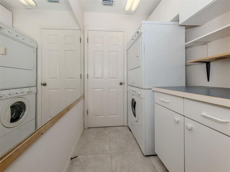 For Sale: $358,000 (2 beds, 2 baths, 1735 Square Feet)