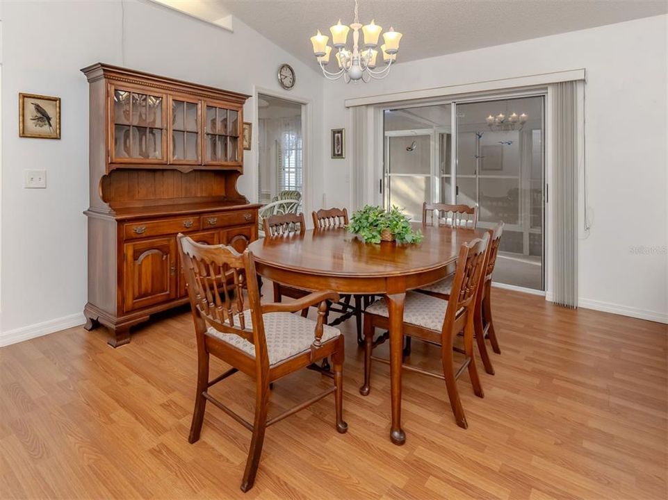 For Sale: $358,000 (2 beds, 2 baths, 1735 Square Feet)