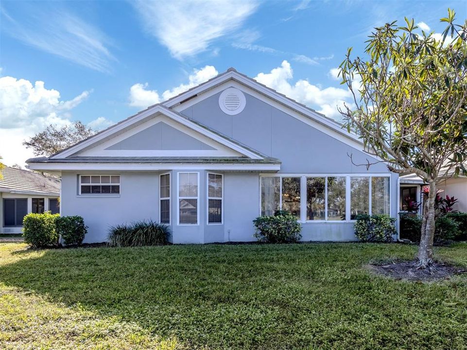 For Sale: $358,000 (2 beds, 2 baths, 1735 Square Feet)