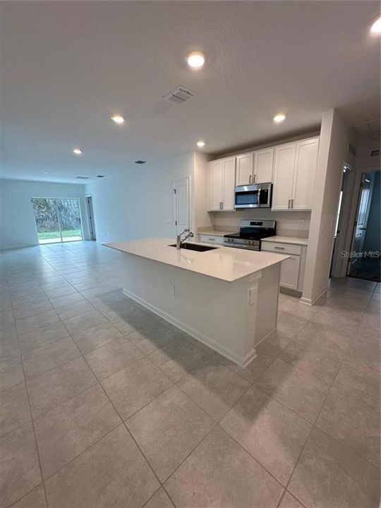 For Rent: $2,250 (3 beds, 2 baths, 1444 Square Feet)