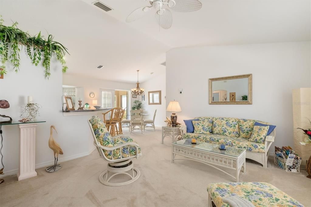 For Sale: $245,000 (3 beds, 2 baths, 1244 Square Feet)