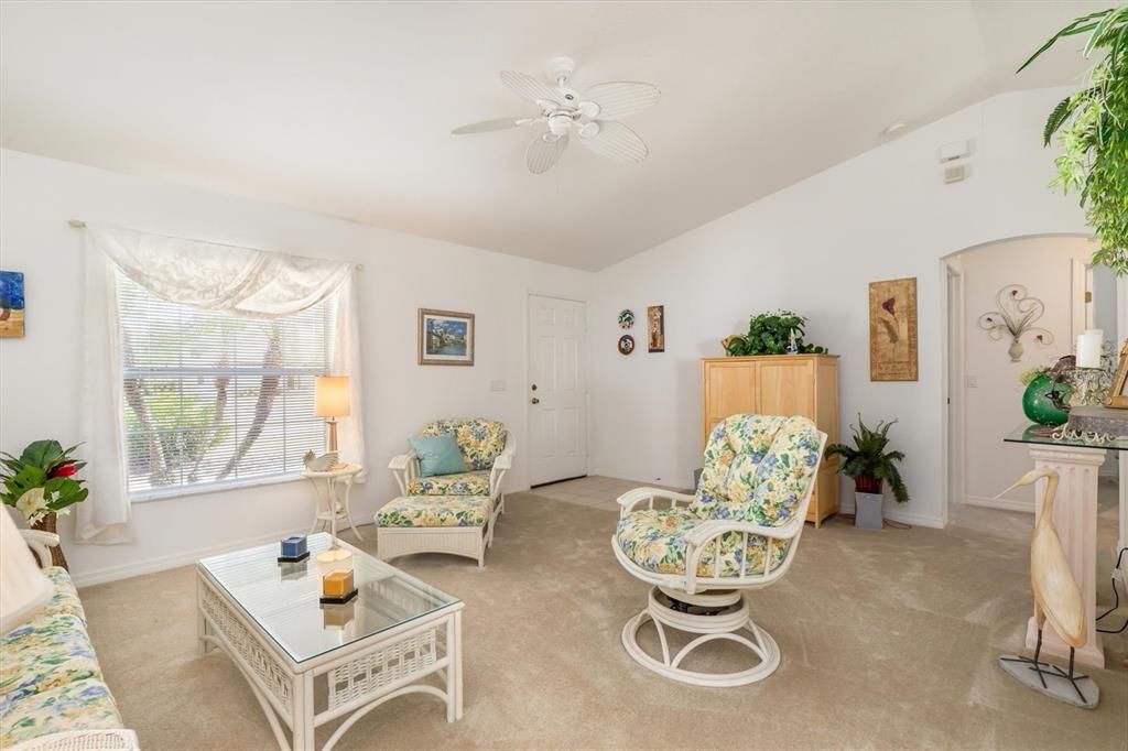 For Sale: $245,000 (3 beds, 2 baths, 1244 Square Feet)