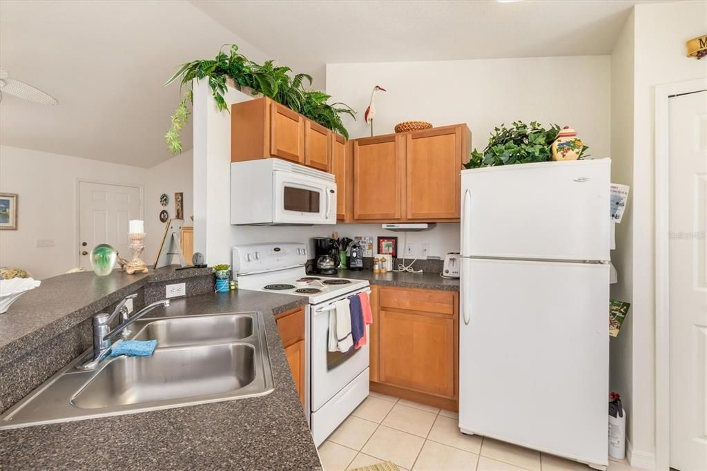 For Sale: $245,000 (3 beds, 2 baths, 1244 Square Feet)